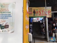 Mohon Maaf, Pasar Tebet Larang Penggunaan Kantong Plastik