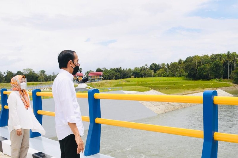 Jokowi resmikan Bendung Gilireng, Kabupaten Wajo, (9/9/2021). (Dok: Biro Pers Sekretariat Presiden) Jokowi resmikan Bendung Gilireng, Kabupaten Wajo, (9/9/2021). (Dok: Biro Pers Sekretariat Presiden)