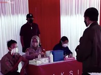 Jokowi Ingatkan Pelajar Patuhi Prokes: Masker Saya Saja Dobel