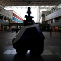 Keren! Aksi Robot Xavier Patroli Pelanggar Covid di Singapura