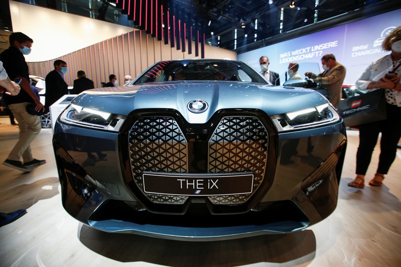 sebuah pesawat pribadi bertenaga listrik, dipamerkan selama Munich Auto Show, IAA Mobility 2021, di Munich, Jerman, 7 September 2021. (REUTERS/Michaela Rehle)