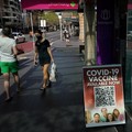 Kasus Covid Tetangga RI Meledak 4.000%, RI Gimana?