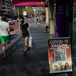 Kasus Covid Tetangga RI Meledak 4.000%, RI Gimana?