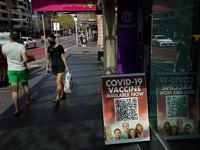 Kasus Covid Tetangga RI Meledak 4.000%, RI Gimana?