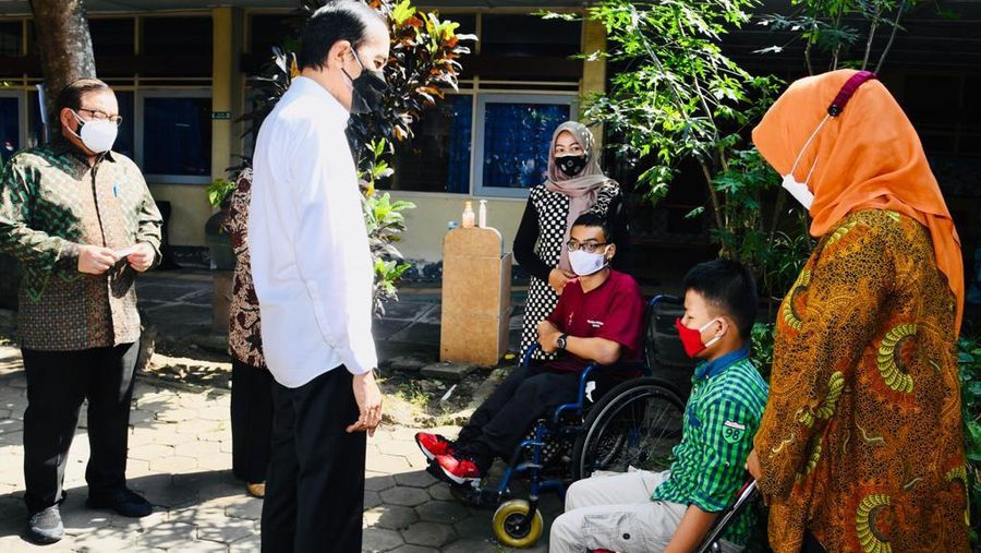 Jokowi meninjau vaksinasi Covid-19 di Yogyakarta. (Dok: Biro Pers Sekretariat Presiden)