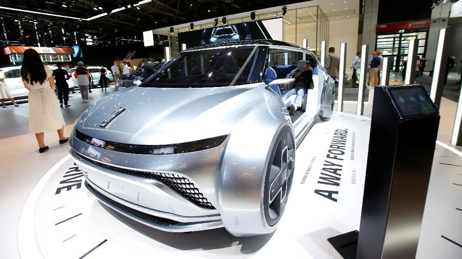 Sebuah mobil konsep WEY iNest versi 2.0 oleh pembuat mobil China Great Wall Motors dipamerkan selama Munich Auto Show, IAA Mobility 2021, di Munich, Jerman, 7 September 2021. (REUTERS/Michaela Rehle)