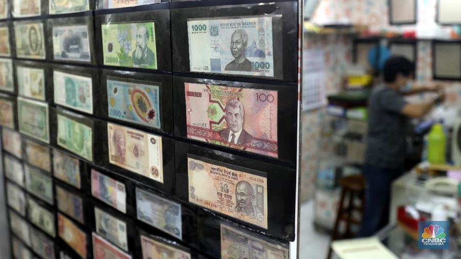 Uang Kuno. (CNBC Indonesia/Muhammad Sabki)