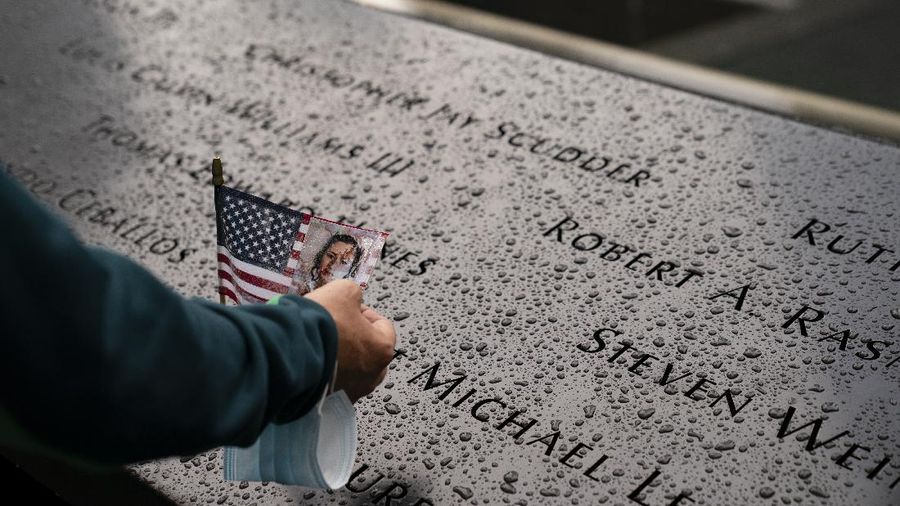 Mengenang tragedi 11 September. (AP/Gene J. Puskar)