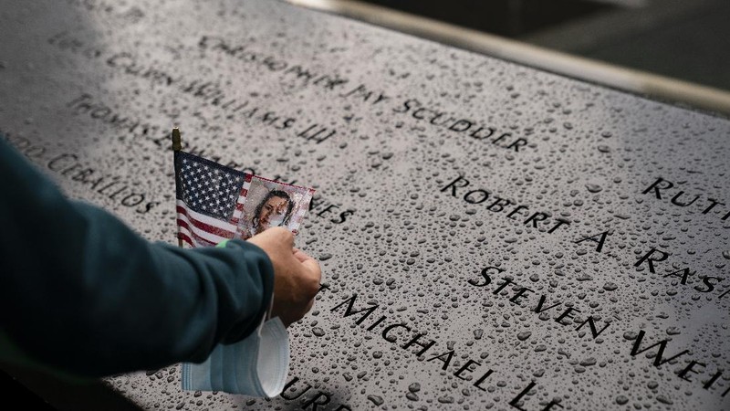 Mengenang tragedi 11 September. (AP/Gene J. Puskar)