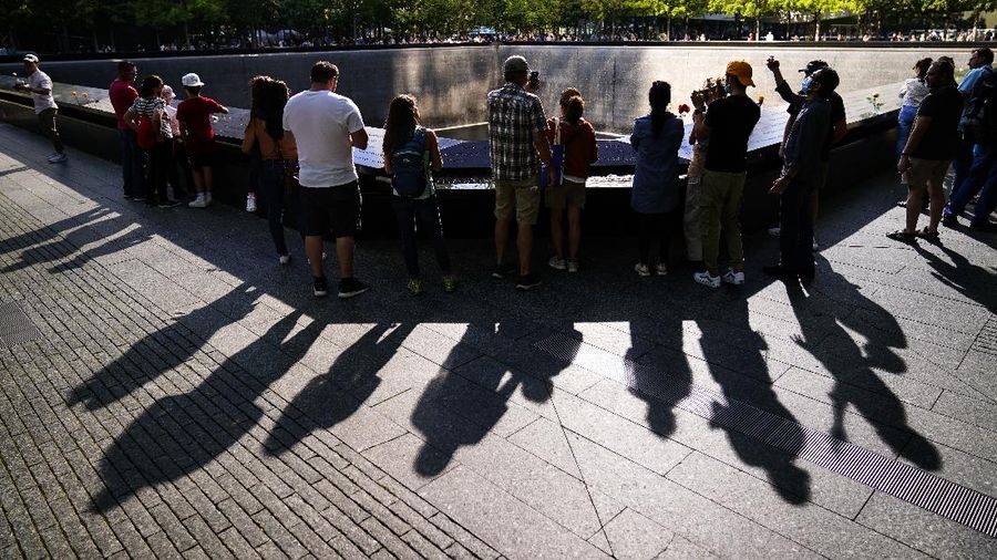 Mengenang tragedi 11 September. (AP/Gene J. Puskar)