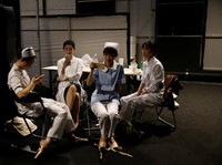 Unik! APD Jadi Tren Fesyen Saat Gelaran China Fashion Week