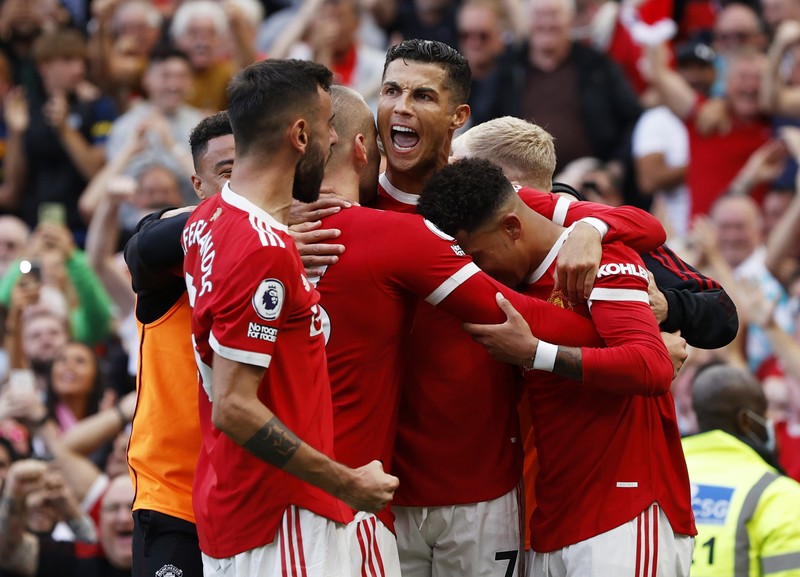 Pemain Manchester United Cristiano Ronaldo saat tampil melawan Newcastle di Old Trafford, Sabtu (11/9/2021). Soccer Football - Premier League - Manchester United v Newcastle United - Old Trafford, Manchester, Britain - September 11, 2021 Manchester United's Cristiano Ronaldo in action with Newcastle United's Joe Willock REUTERS/Phil Noble EDITORIAL USE ONLY. No use with unauthorized audio, video, data, fixture lists, club/league logos or 'live' services. Online in-match use limited to 75 images, no video emulation. No use in betting, games or single club /league/player publications. Please contact your account representative for further details.