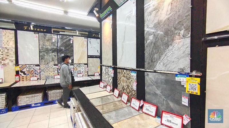 Keramik Impor (CNBC Indonesia/Tri Susilo)