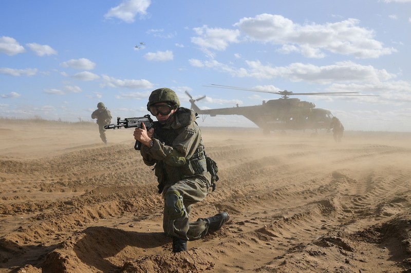 RUSSIA-BELARUS/MILITARY DRILLS Russian MI-24 attack helicopters fire rockets during the active phase of the military exercises