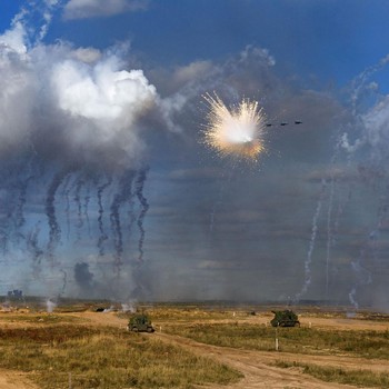 Ngeri! Potret Sangar Latihan Perang Rusia, Bikin NATO Waspada