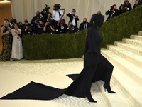 Bikin Kaget! Potret Unik Busana Seleb di Met Gala 2021