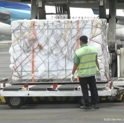 Saat Kasus Covid Landai, Impor Vaksin & Obat Turun Drastis