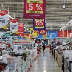 Warga +62 Mulai Kurangi Belanja, Takut Resesi?