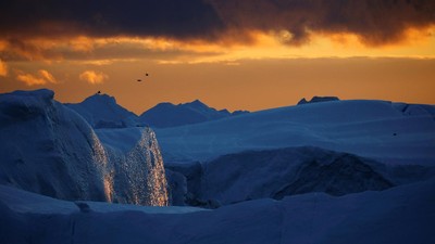 Icebergs are seen at the Disko Bay close to Ilulisat, Greenland, September 14, 2021. REUTERS/Hannibal Hanschke