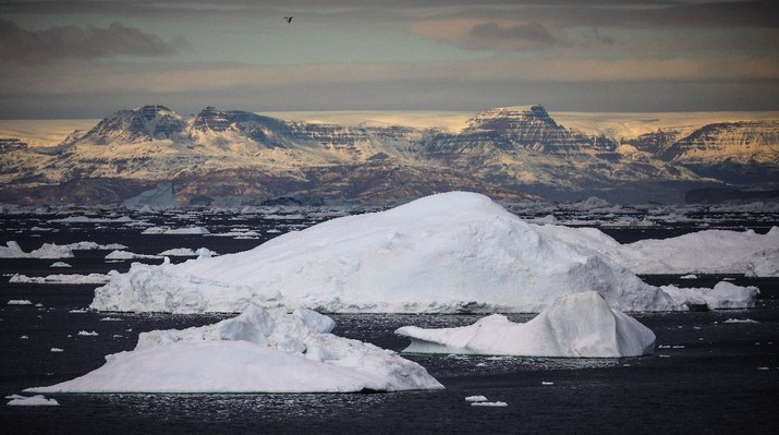 Icebergs are seen at the Disko Bay close to Ilulisat, Greenland, September 14, 2021. REUTERS/Hannibal Hanschke