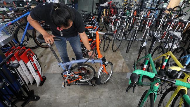 Fenomena Terkini: Sepeda Brompton Sampai Tas LV Diobral Murah - Halaman 2