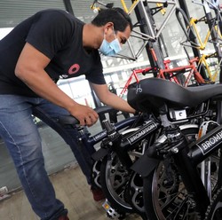 Harga Sepeda Lipat Makin Jatuh, Brompton Jadi 'Murah'