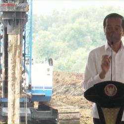 Jokowi Resmikan Pabrik Baterai, Nih Saham Nikel Potensi Cuan!