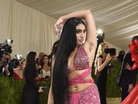 Potret Putri Madonna Pamer Bulu Ketiak di Met Gala 2021