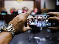 Kacau! Penduduk 20 Negara Ini Kecanduan Smartphone, Ada RI?