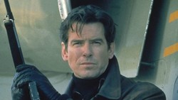 Pierce Brosnan Sebut Butuh Keberanian untuk Jual James Bond