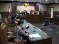 Sidang Gugatan Polusi, Jokowi-Anies Divonis Melawan Hukum!