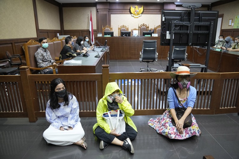 INDONESIA-POLLUTION/ General view during the hearing of a citizen lawsuit, done in an attempt to sue the government into taking action on the city's chronic levels of air pollution, at the Central Jakarta Court, Indonesia, September 16, 2021. REUTERS/Willy Kurniawan REFILE - QUALITY REPEAT