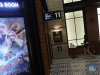 Tak Semua Pajak Hiburan Naik, Bioskop & Sirkus Turun Jadi 10%
