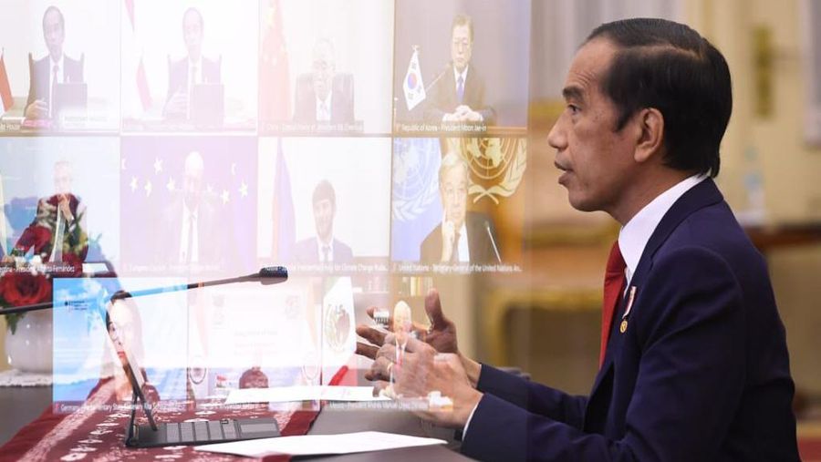 Presiden Joko Widodo menjadi satu dari sepuluh kepala negara atau kepala pemerintahan yang mengikuti Major of Economies on Energy and Climate 2021 yang digelar secara virtual pada Jumat, 17 September 2021. Dari Istana Kepresidenan Bogor, Presiden mengikuti forum yang berisi negara-negara utama dalam pembahasan tentang energi dan perubahan iklim tersebut. ( Lukas - Biro Pers Sekretariat Presiden)