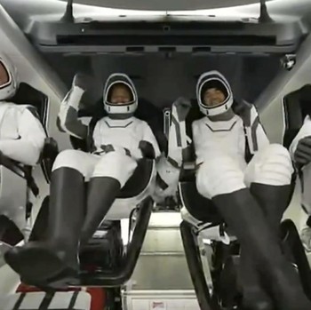 Potret Astronaut SpaceX yang Baru Kembali dari Luar Angkasa