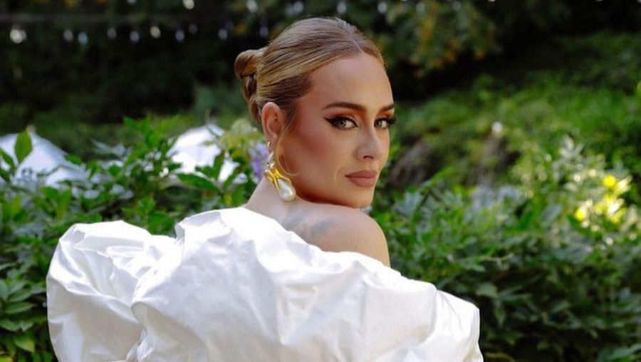 Adele (Tangkapan Layar Instagram @adele)