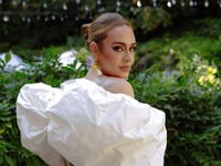 Wow! Adele 