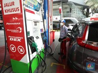 Harga Pertamax Ditahan, Pertamina Subsidi Mobil Mewah!