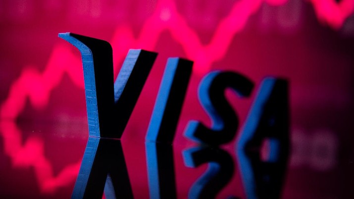 Ilustrasi VISA A 3D printed Visa logo is seen in front of displayed stock graph in this illustration taken September 20, 2021. REUTERS/Dado Ruvic/Illustration