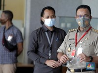 Kepgub Terbit, Anies Resmi Naikkan UMP 2022 DKI 5,1%!
