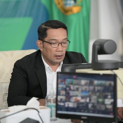 Atasi Pandemi, Kang Emil Luncurkan Petani Milenial Lebah Madu