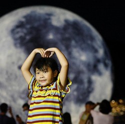 Jenderal Ini Takut Satelit Amerika Dihancurkan China dari Bulan
