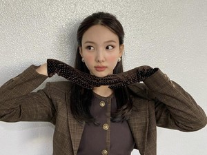 Nayeon TWICE Si Bintang K-Pop Ikon Kepercayaan Diri
