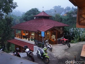 5 Tempat Makan Legendaris di Puncak, Enaknya Bikin Balik Lagi!