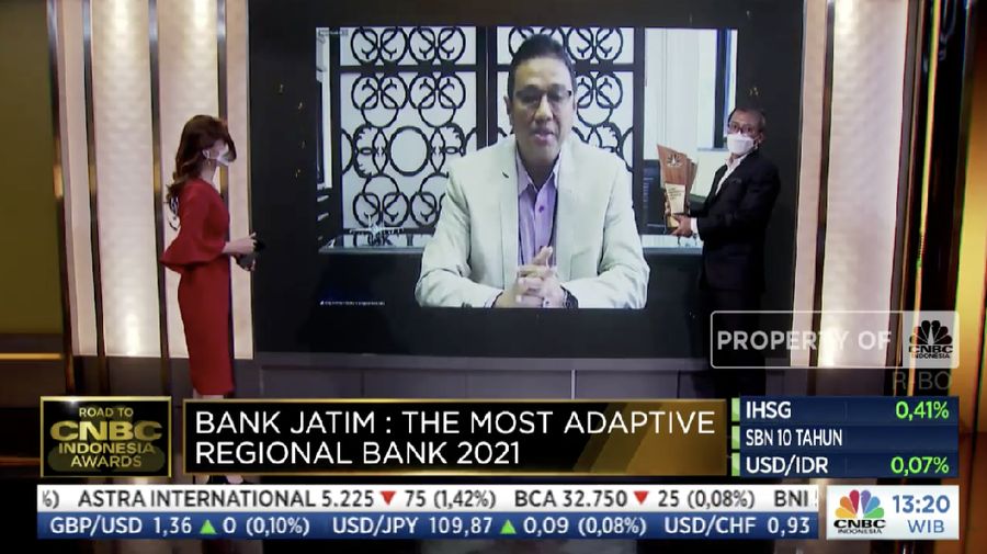 Bank Jatim terpilih menjadi pemenang penghargaan “The Most Adaptive Regional Bank 2021” di ajang CNBC Indonesia Award,