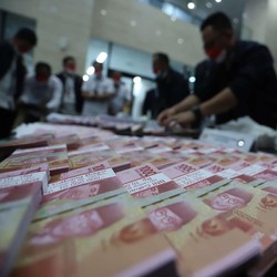 Heboh! Mantan Artis Edarkan Uang Palsu, Begini Cara Cek Rupiah Asli