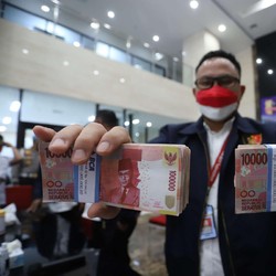 Sempat Digebuk Dolar AS, Rupiah Akhirnya Balik Perkasa!
