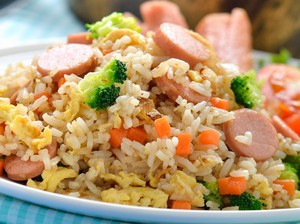 3 Resep Nasi Goreng Sosis Favorit Keluarga Untuk Sarapan Akhir Pekan