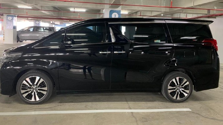 Lelang Toyota Alphard 2.5 G A/T (Tangkapan Layar via /lelang.go.id) Lelang Toyota Alphard 2.5 G A/T oleh KPKNL Jakarta V dengan jaminan Rp. 203.900.000 dan nilai limit Rp. 815.600.000. Batas akhir penawaran 19 Oktober 2021 jam 11:00 WIB dan batas akhir jaminan 18 Oktober 2021 dengan cara penawaran Closed Bidding. (Tangkapan Layar via /lelang.go.id)