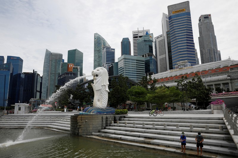 Lonjakan Covid-19 yang terjadi membuat pemerintah Singapura memutuskan untuk memperketat pembatasan sosial warganya. (REUTERS/EDGAR SU) Lonjakan Covid-19 yang terjadi membuat pemerintah Singapura memutuskan untuk memperketat pembatasan sosial warganya. (REUTERS/EDGAR SU)